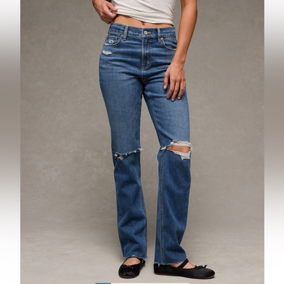 Levi’s Wedgie Slim Straight Ripped Jeans - Picture 2 of 14